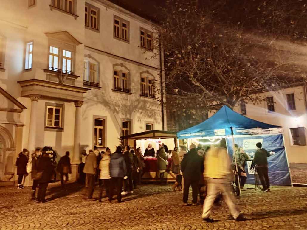 Adventstreff auf dem Eisenberger Markt.