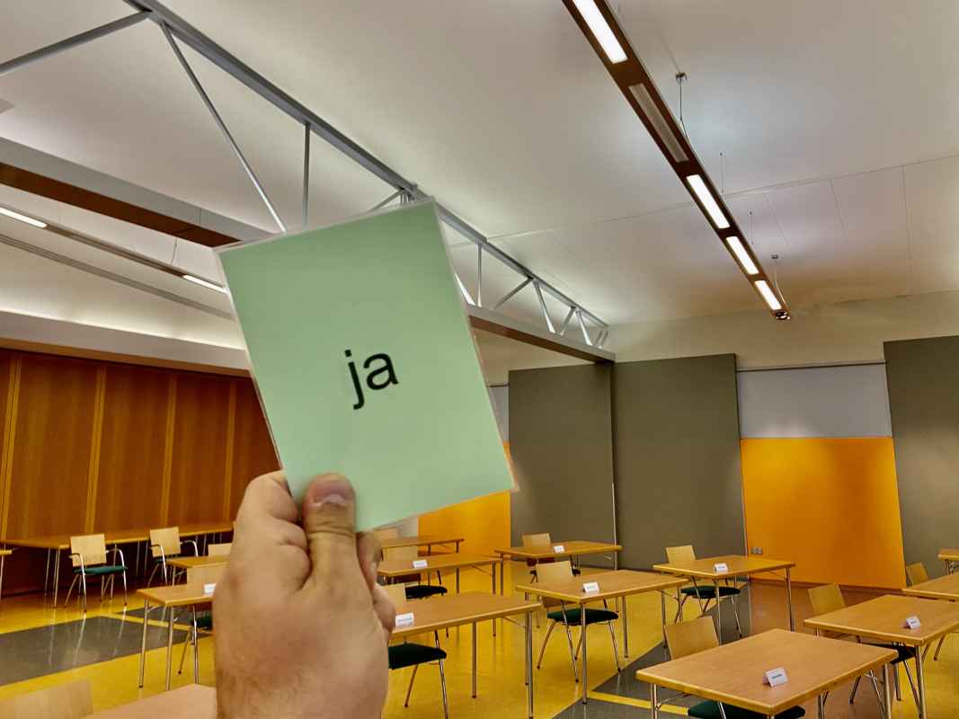 Symbolbild Abstimmung im Stadtrat